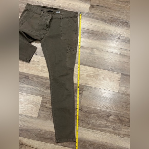 J.Crew city fit comfortable size 10 tan cargo style pants - 6 pockets. - Picture 10 of 15